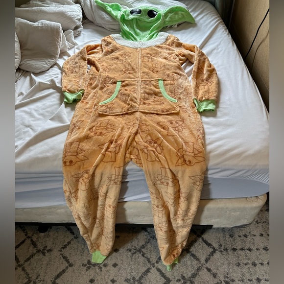Star Wars Other - Star Wars XL adult pajama hoodie Grogu baby yoda zip up, elastic ankle and wrist